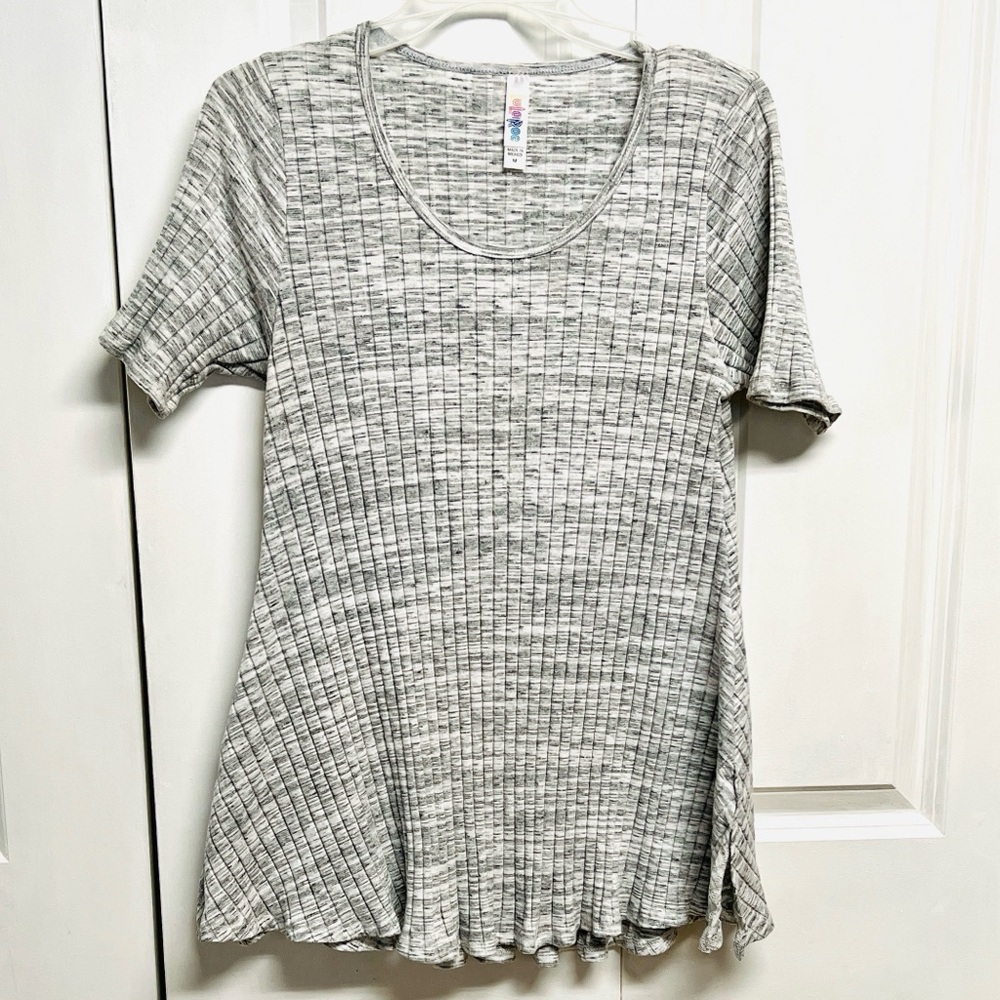 LuLaRoe Gray Ribbed Short Sleeve Scoop Neck Knit Top Size M